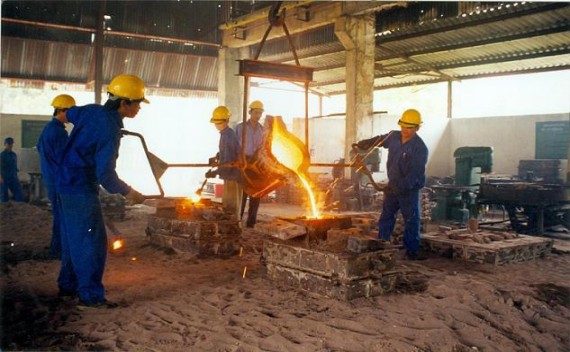 Ngành đúc đồng có cần sử dụng áo điều hòa khi làm việc không?