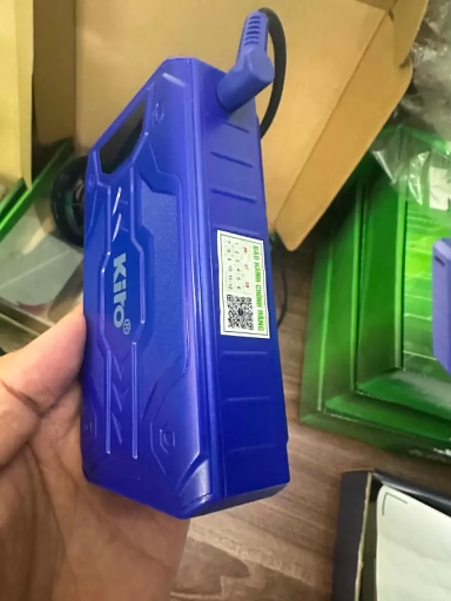 Tem mác trên pin của áo điều hòa